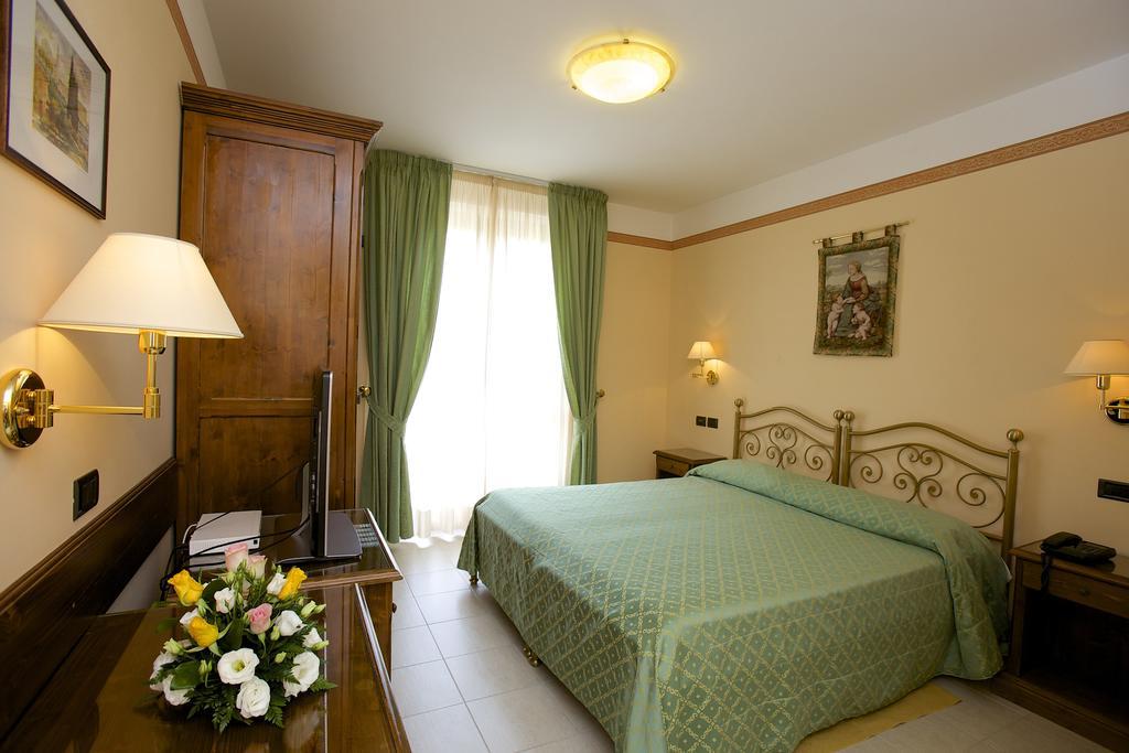 Campiglione Hotel Ассізі Номер фото